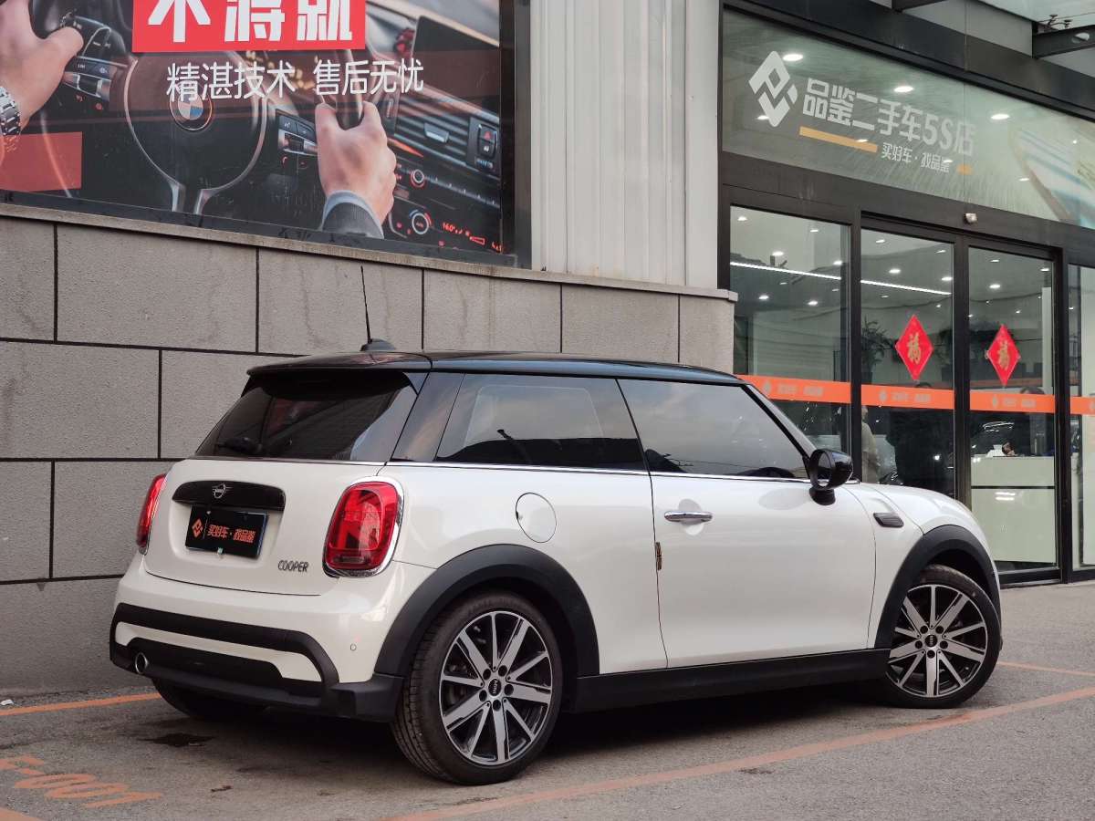 MINI MINI  2023款 1.5T COOPER 藝術(shù)家圖片