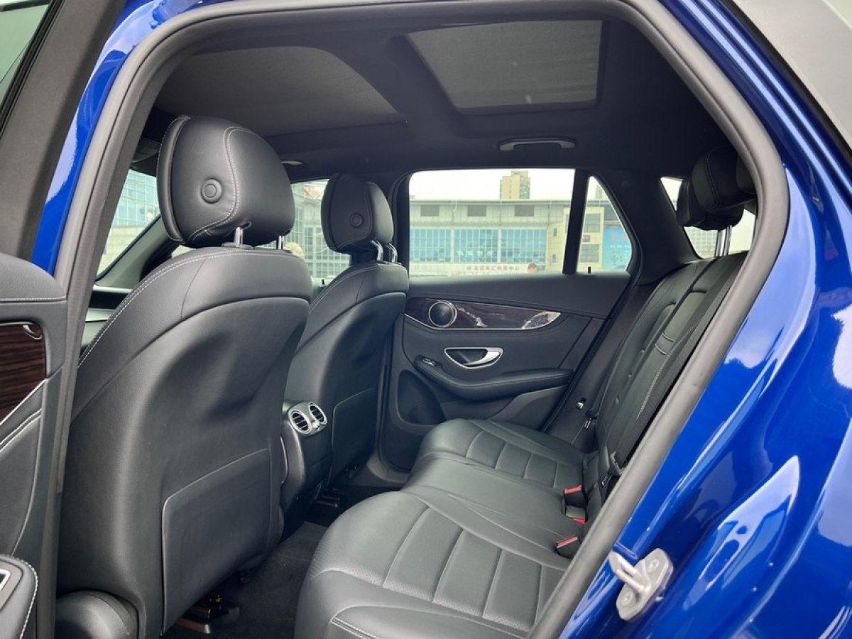 2018年6月奔驰 奔驰GLC  2018款 改款 GLC 260 4MATIC 动感型