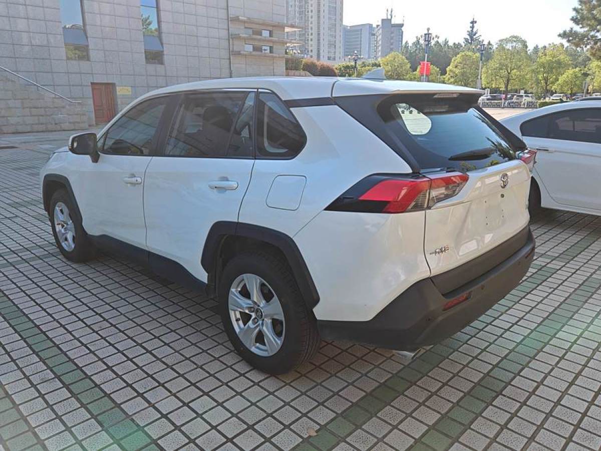 2020年9月豐田 RAV4榮放  2020款 2.0L CVT兩驅(qū)都市版