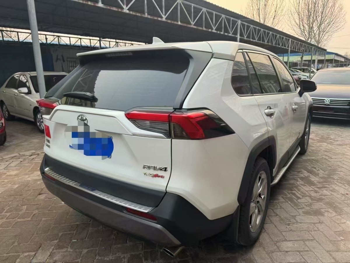 豐田 RAV4  2018款 榮放 2.0L CVT兩驅(qū)風(fēng)尚版圖片