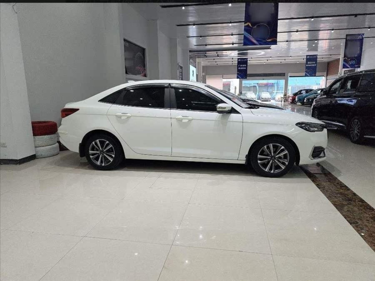 福特 福睿斯  2021款 1.5L 自動(dòng)鉆石版圖片