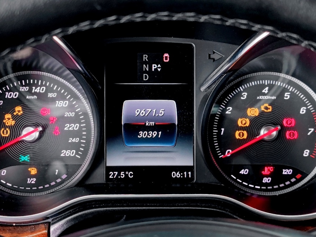 奔驰 奔驰V级(进口) 2018款 V级 V250 2.0T 标准型 加长(中东）图片