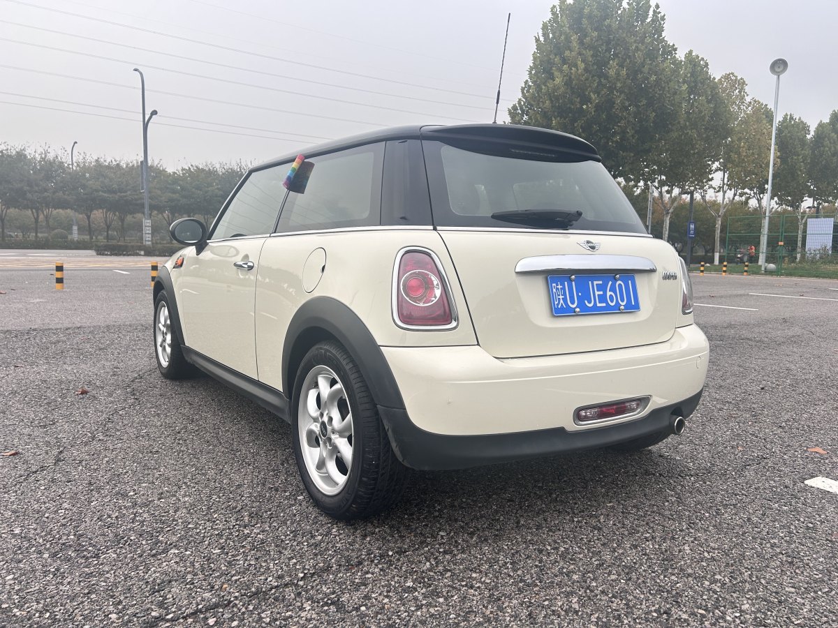 MINI COUNTRYMAN  2011款 1.6L COOPER Fun圖片