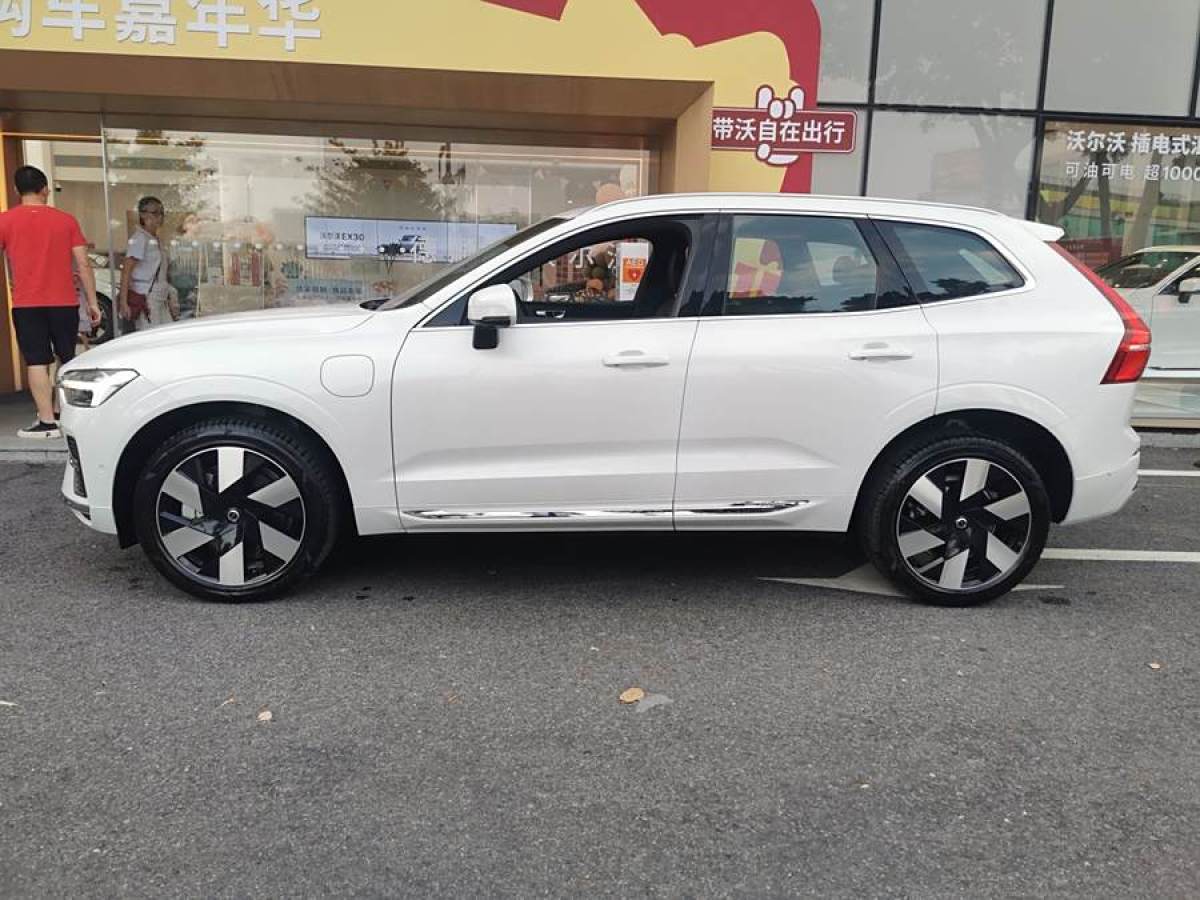 沃爾沃 XC60新能源  2024款 T8 插電混動(dòng) 長(zhǎng)續(xù)航四驅(qū)智雅豪華版圖片