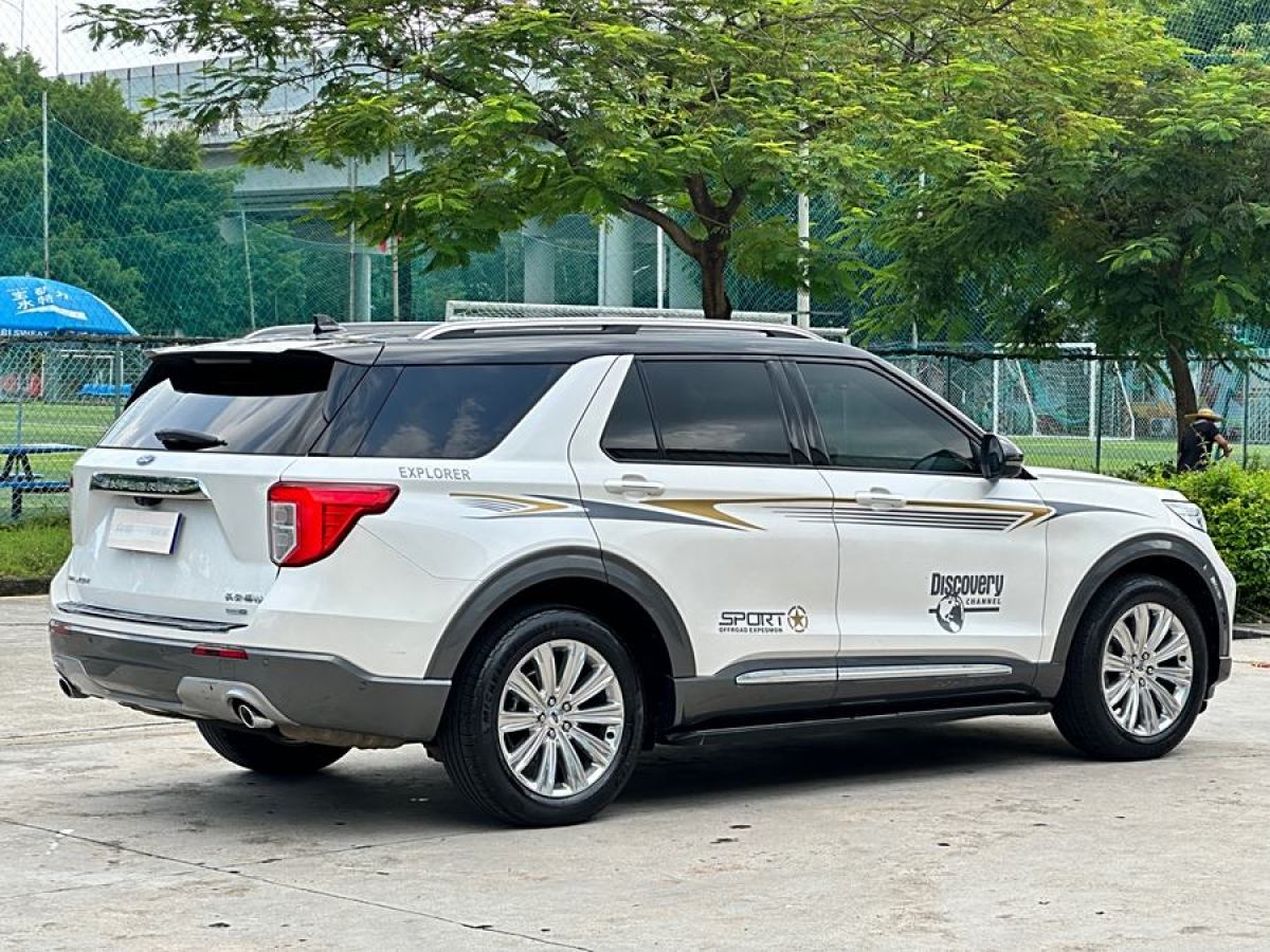 福特 探險(xiǎn)者  2023款 EcoBoost 285 四驅(qū)鈦金版 6座圖片