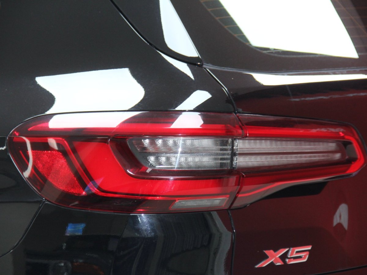宝马 宝马X5 2019款 X5 xDrive40i 标准 18轮(中东)图片