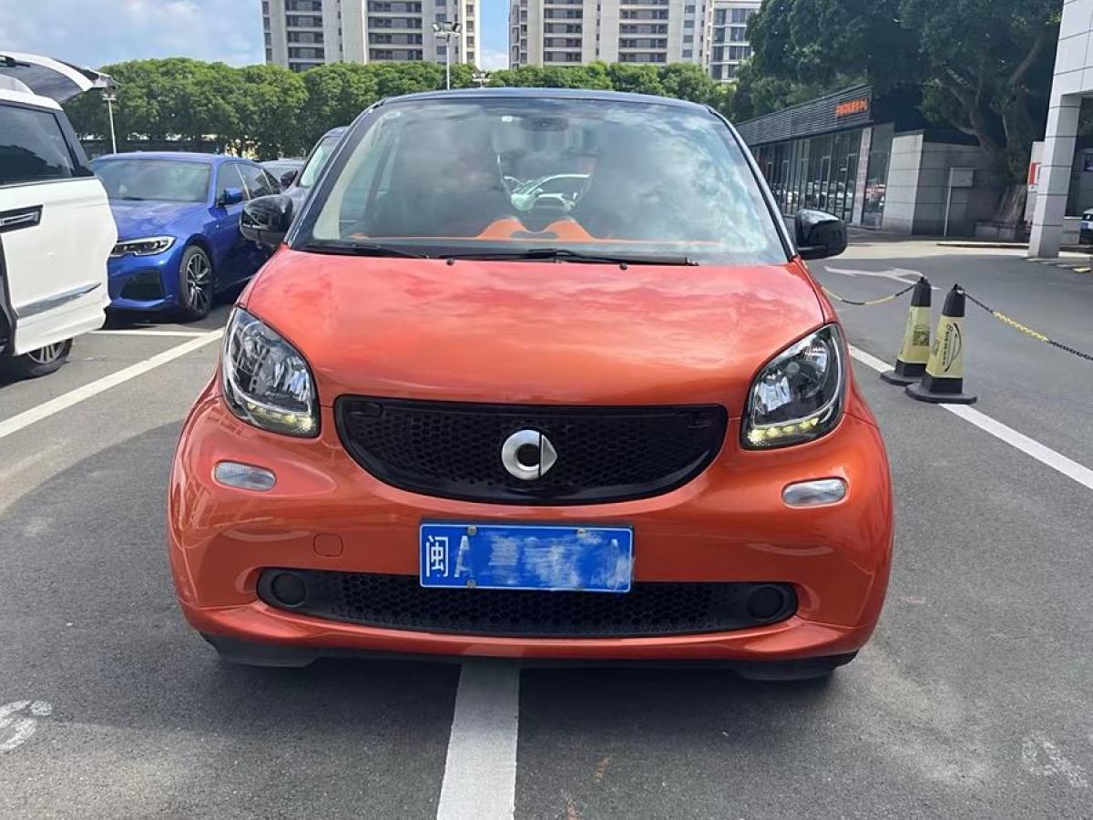 2015年12月smart fortwo  2015款 1.0L 52千瓦硬頂激情版