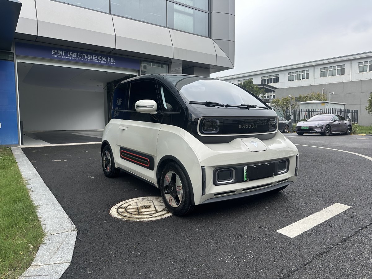 2021年9月寶駿 寶駿KiWi EV  2021款 藝術(shù)家 三元鋰