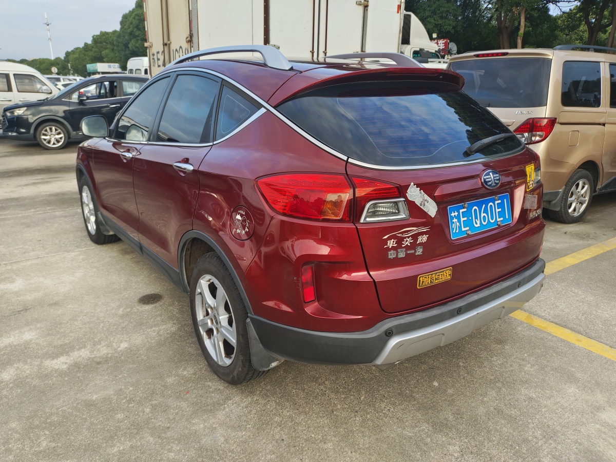 奔騰 X80  2013款 2.0L 手動(dòng)豪華型圖片