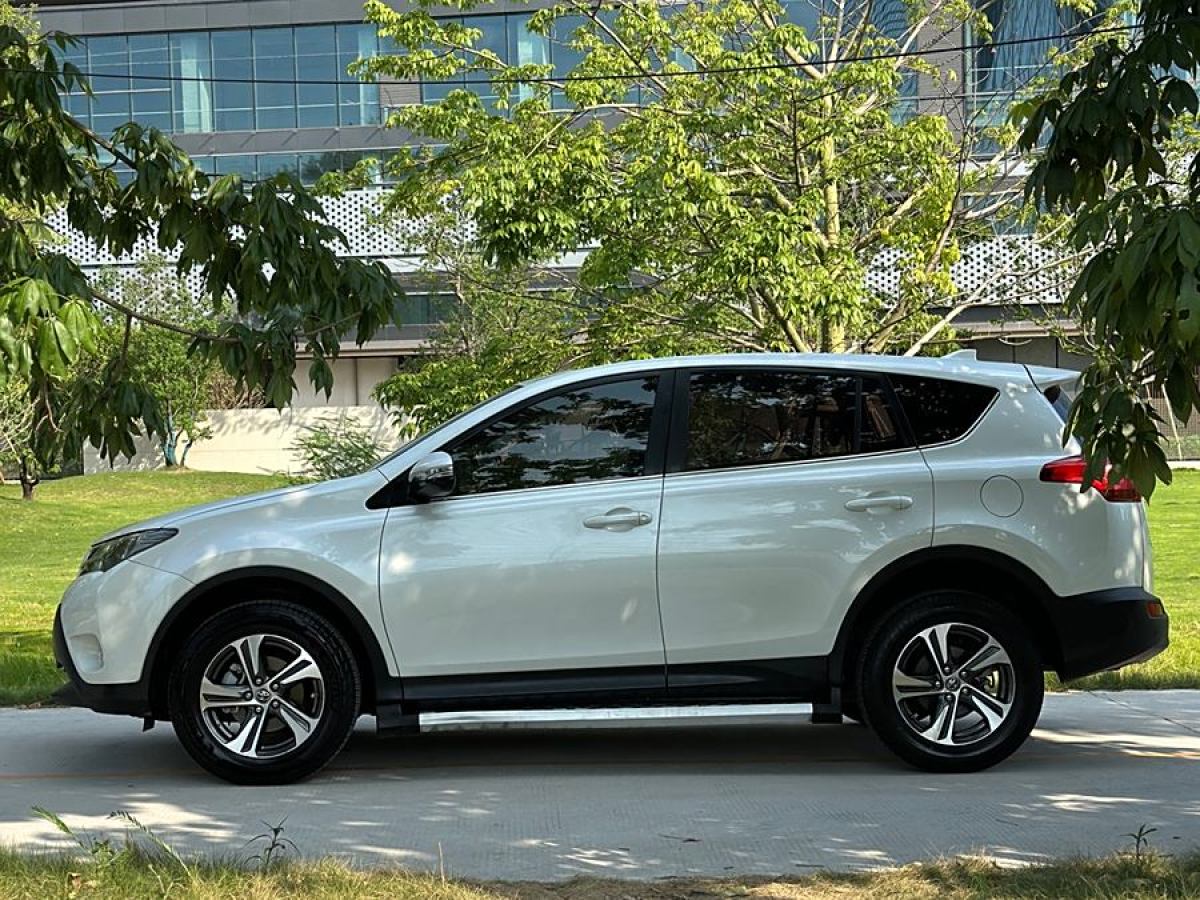 丰田 RAV4荣放  2015款 2.0L CVT两驱风尚版图片