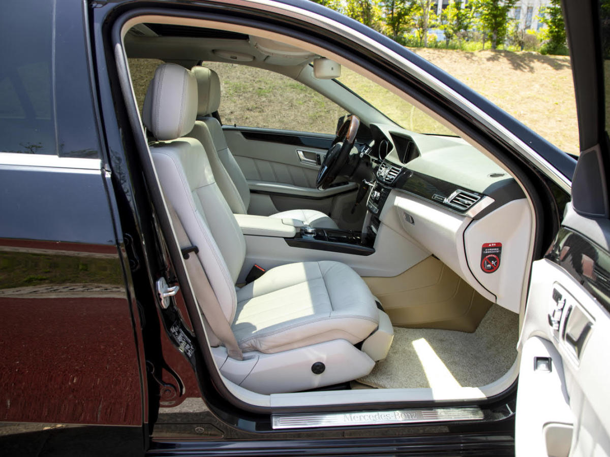 2013年12月奔驰 奔驰E级  2014款 改款 E 300 L 运动型