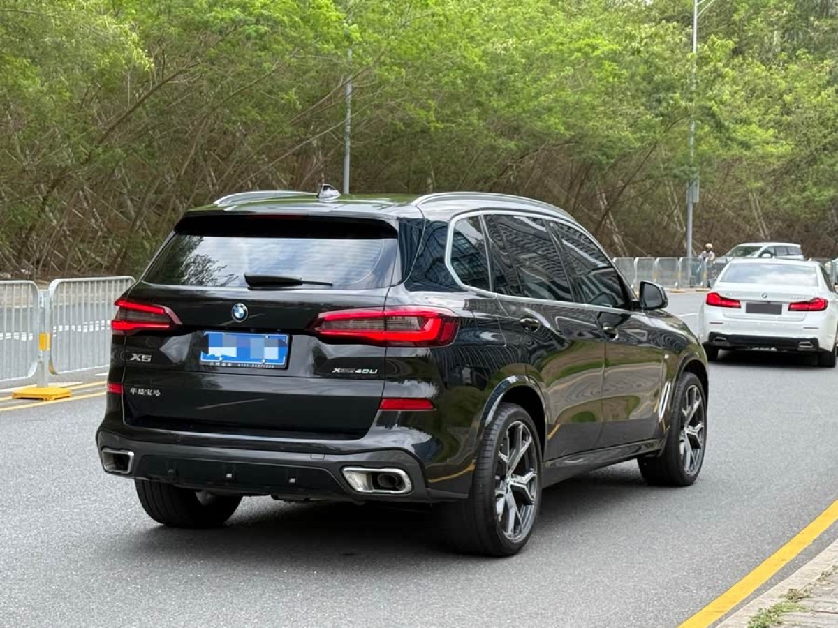 寶馬 寶馬X5  2022款 改款 xDrive 40Li M運(yùn)動(dòng)套裝圖片