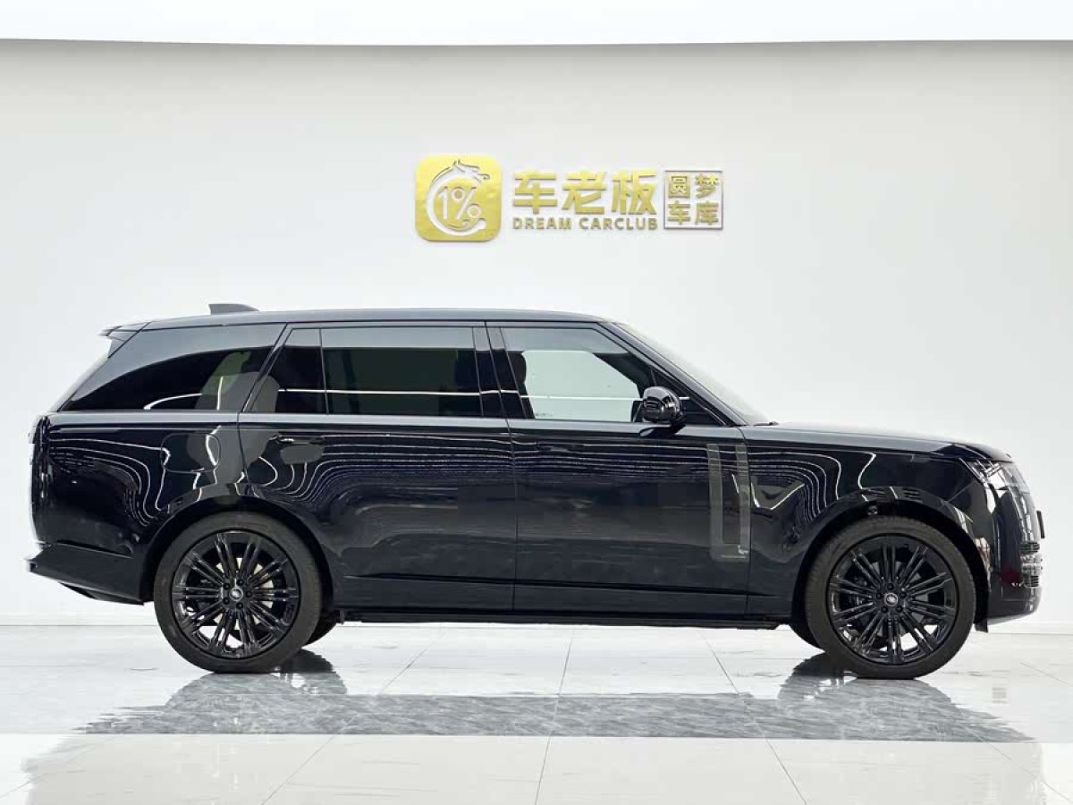 路虎 攬勝  2024款 3.0 L6 400PS 典范加長版圖片