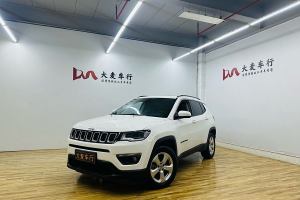 指南者 Jeep 220T 自动精英版