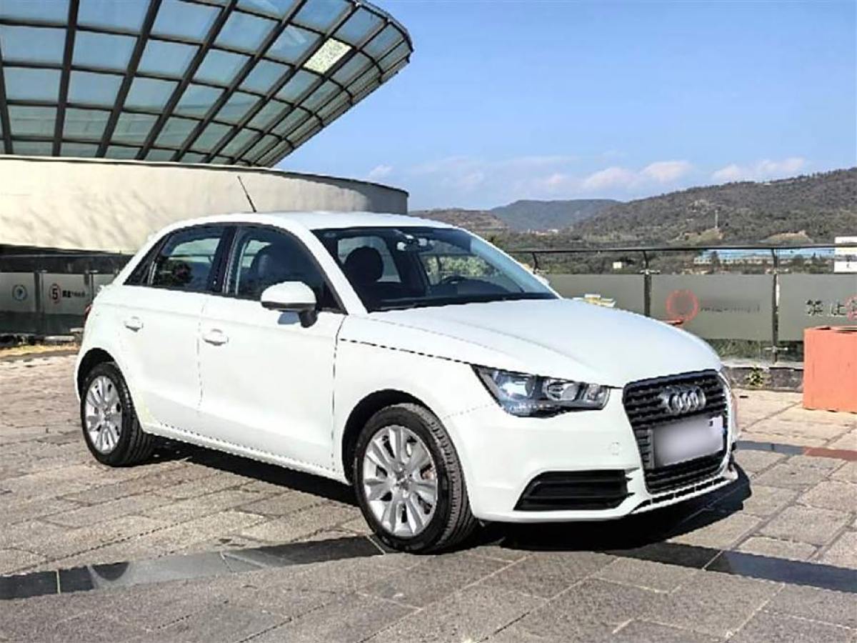 奧迪 奧迪A1  2014款 30 TFSI Sportback時(shí)尚型圖片