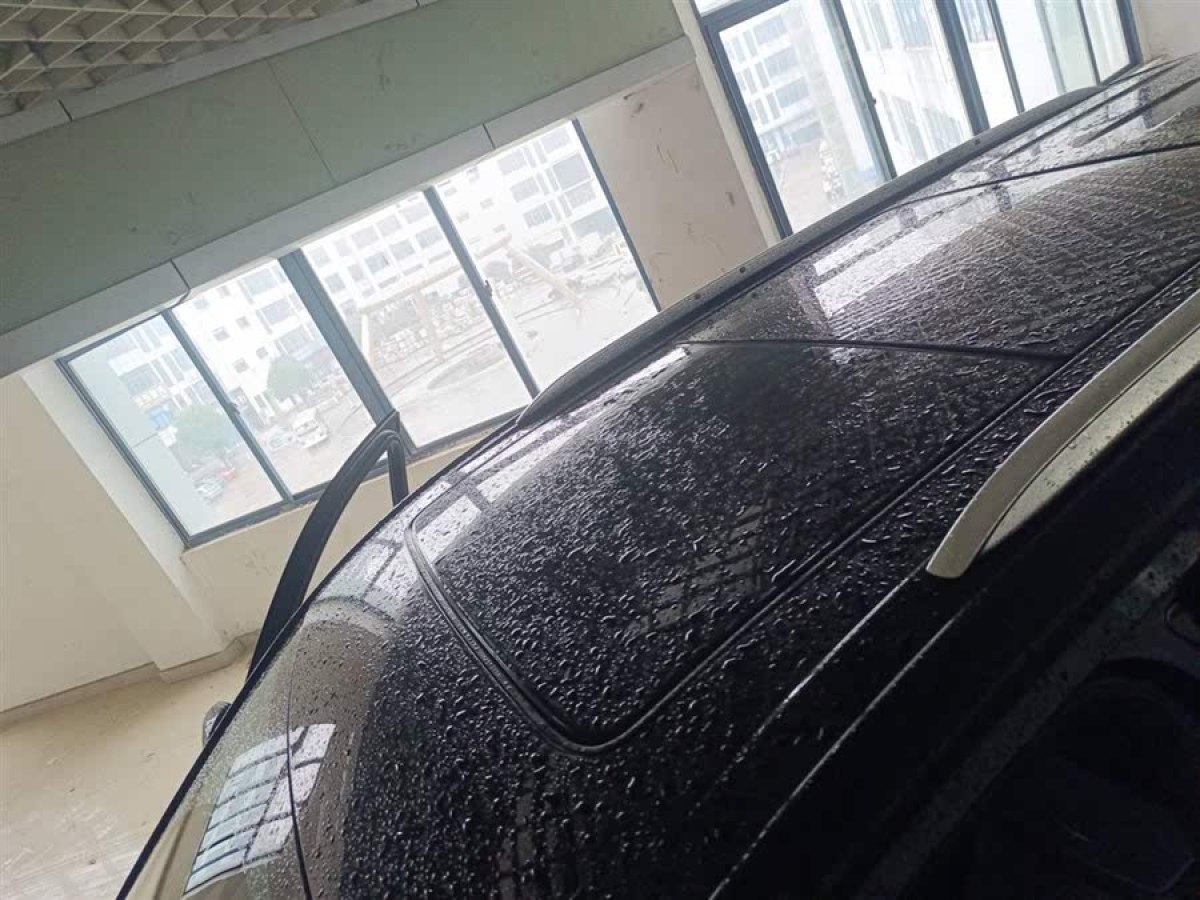 凱迪拉克 XT6  2022款 2.0T 七座四驅(qū)豪華120周年限量版圖片
