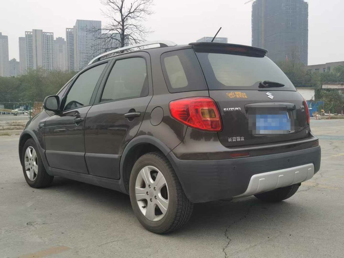 鈴木 天語(yǔ)  2013款 SX4 1.6L 酷銳靈動(dòng)型圖片