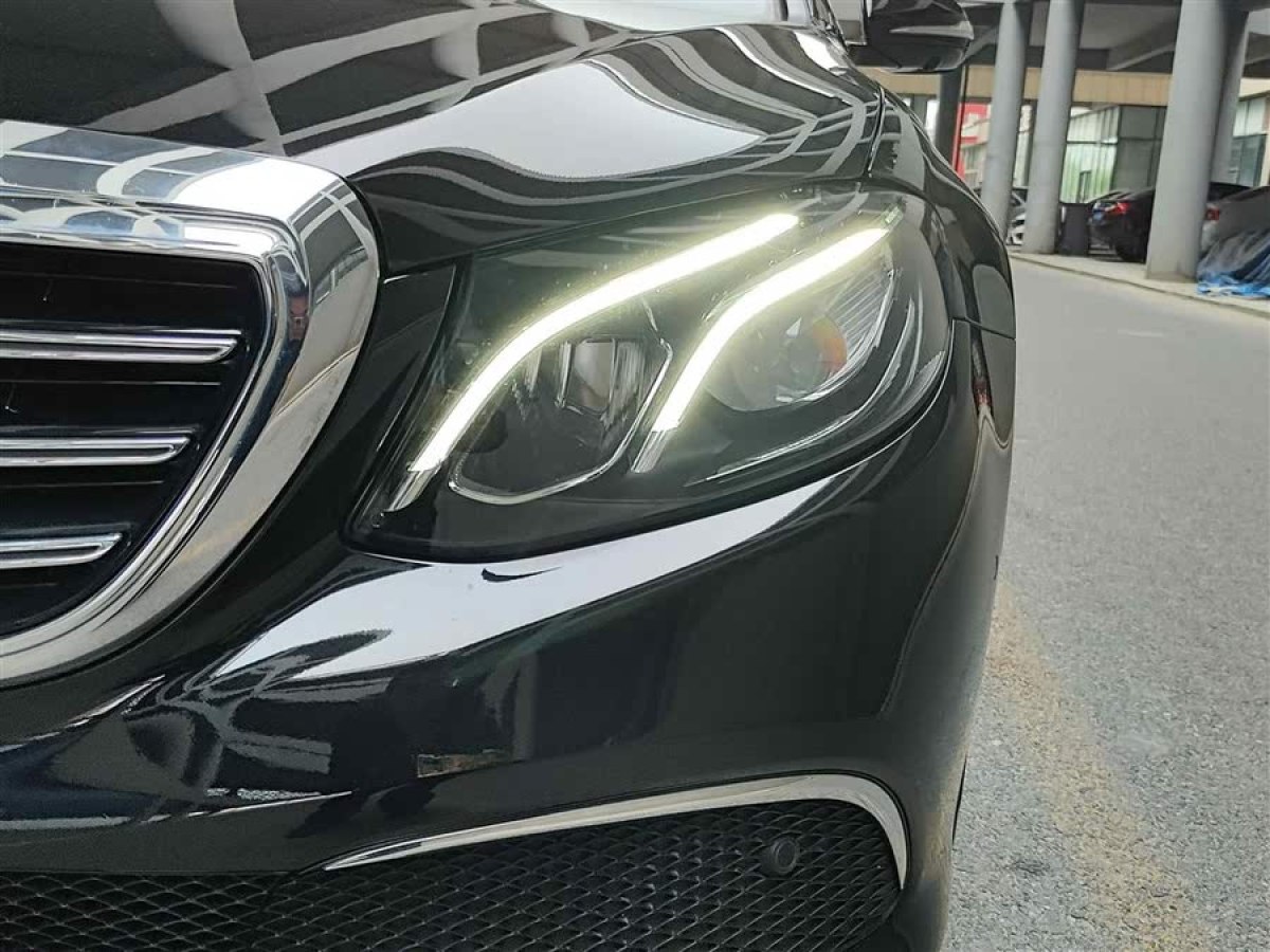 奔馳 奔馳E級  2019款 改款 E 300 L 時尚型圖片