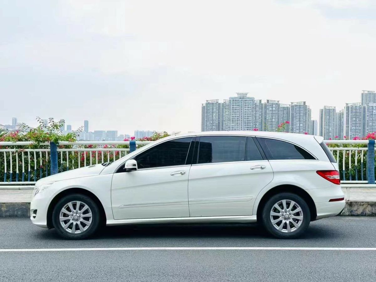 奔馳 奔馳R級(jí)  2014款 R 320 4MATIC 豪華型圖片