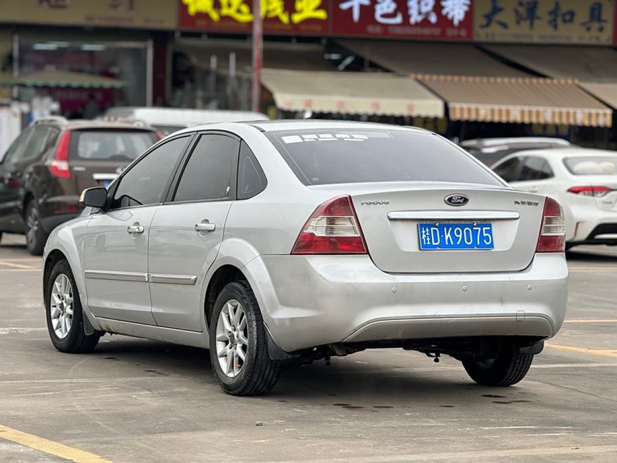 福特 ?？怂? 2009款 三廂 1.8L 自動豪華型圖片