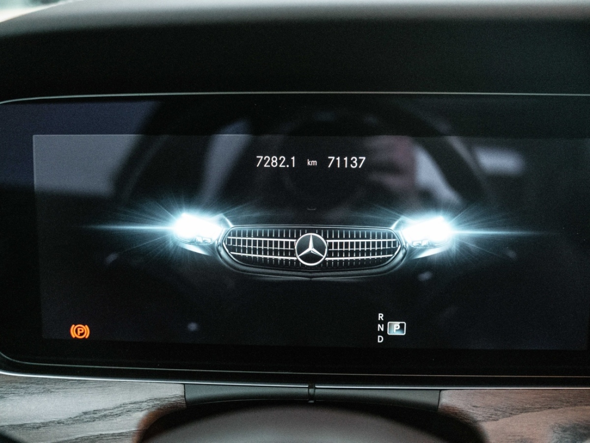 奔馳 奔馳E級(jí)  2021款 E 300 L 時(shí)尚型圖片