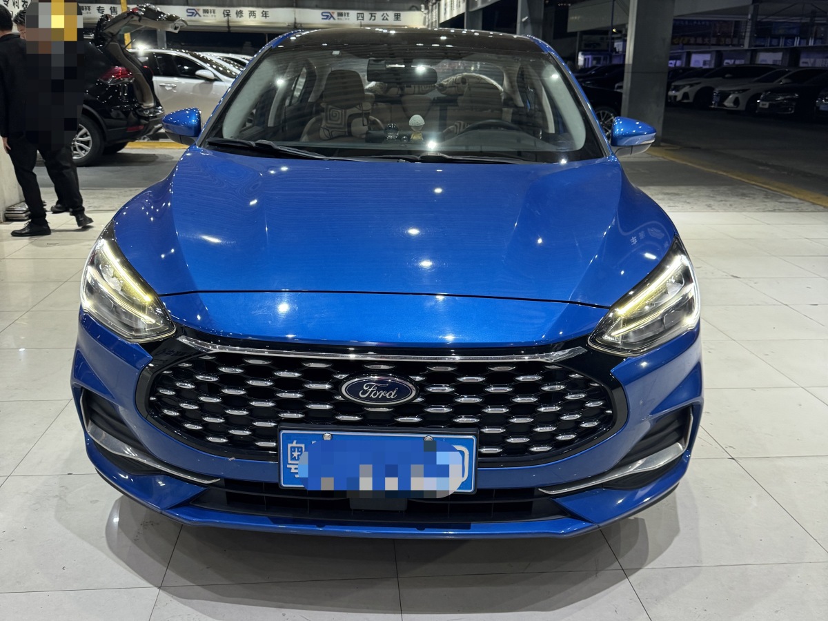 福特 福克斯  2021款 三厢 EcoBoost 180 自动锋潮型图片