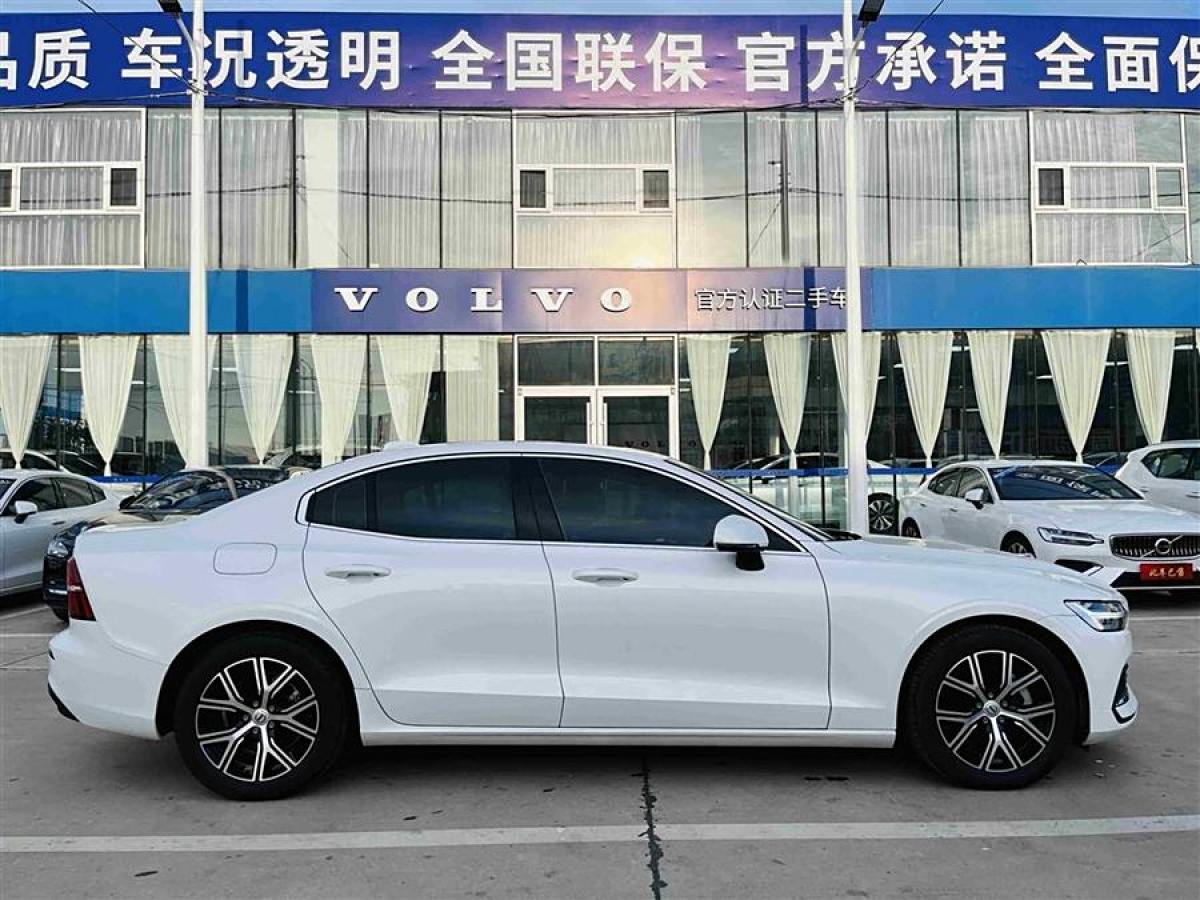 沃爾沃 V60  2023款 B4 智逸豪華版圖片