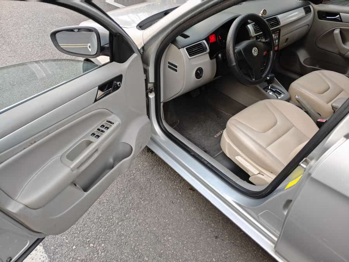 大眾 寶來  2008款 1.6L 自動豪華型圖片
