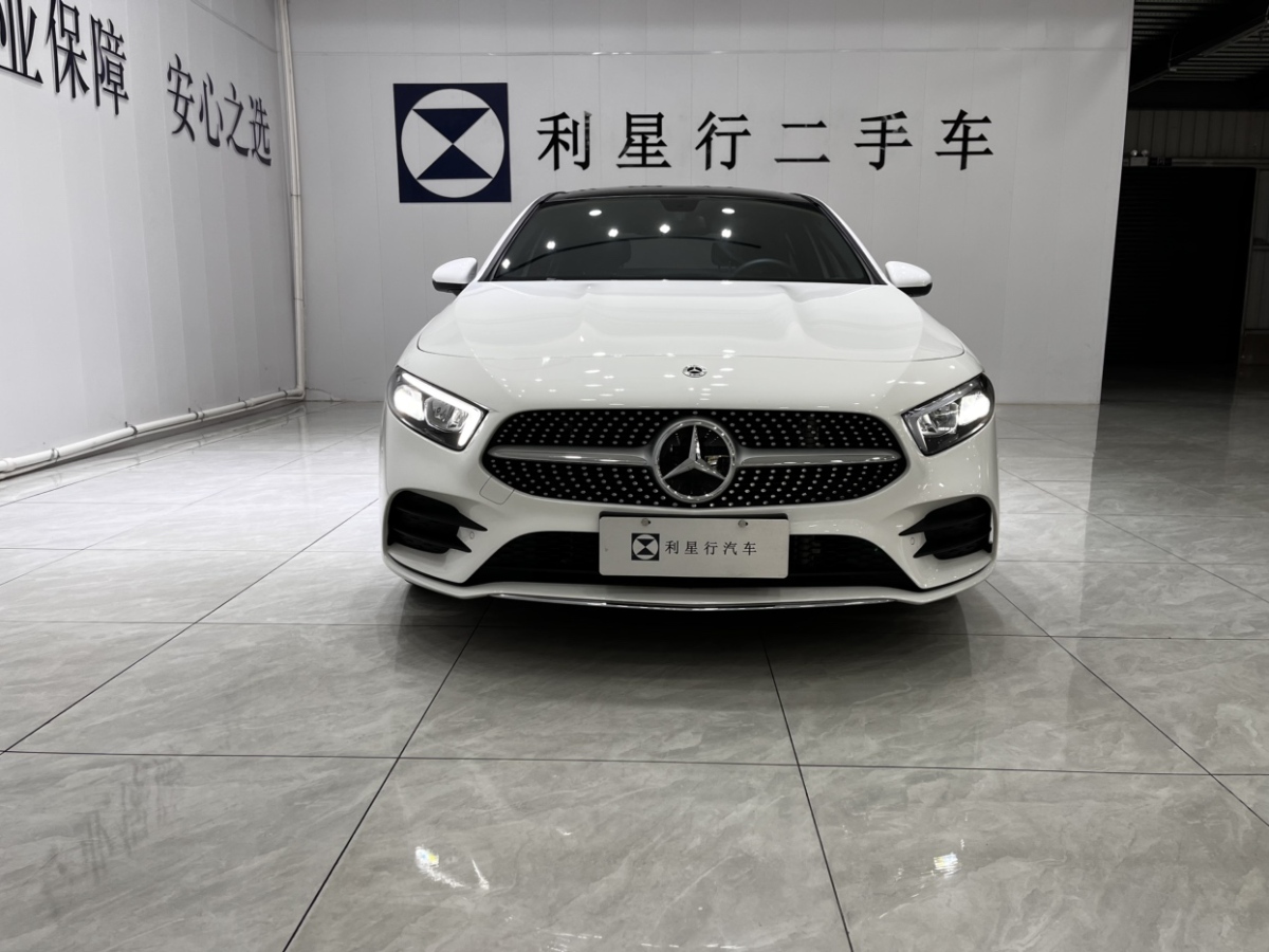 奔馳 奔馳A級(jí)  2022款 改款 A 200 L 運(yùn)動(dòng)轎車動(dòng)感型圖片