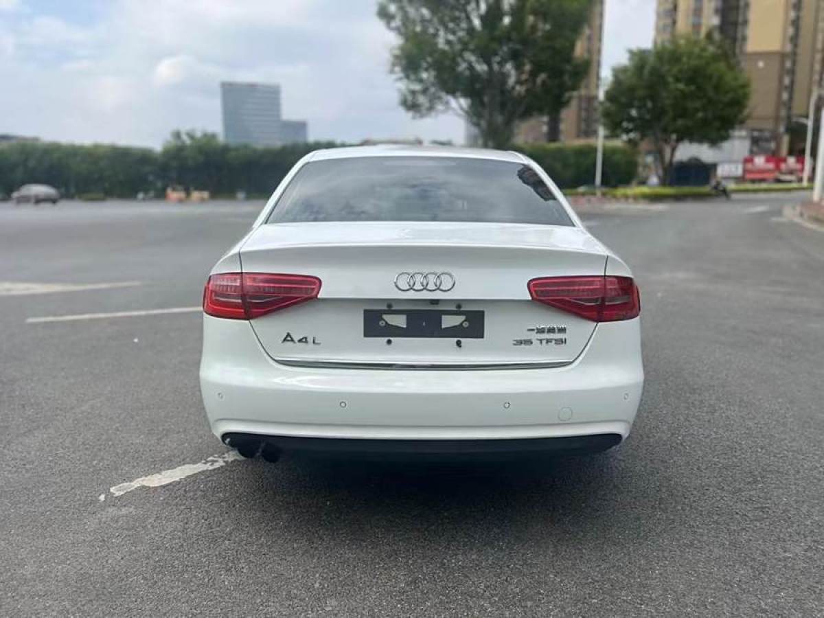 奧迪 奧迪A4L  2013款 35 TFSI 自動技術(shù)型圖片