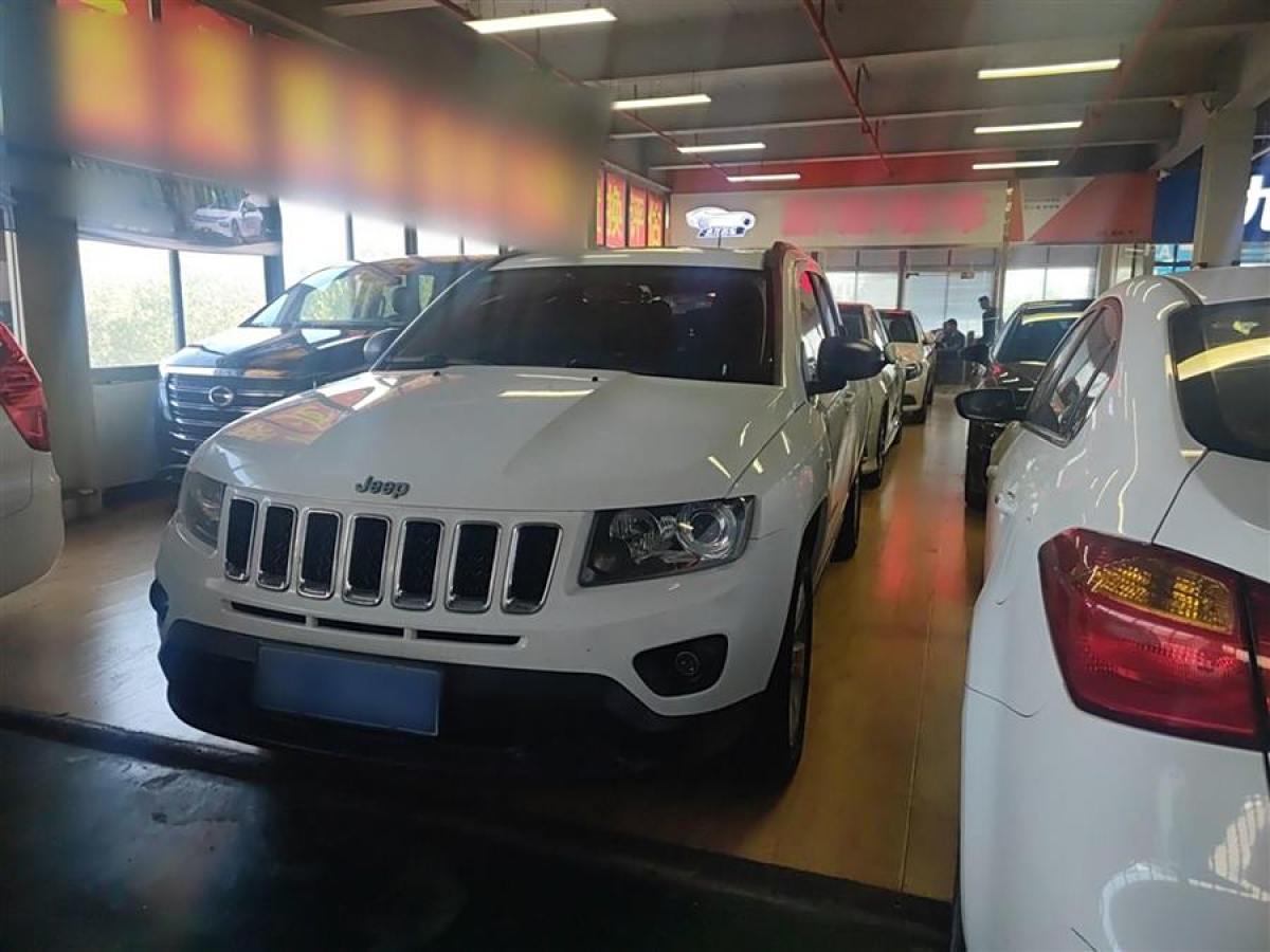 Jeep 指南者  2015款 2.0L 兩驅(qū)運動版圖片