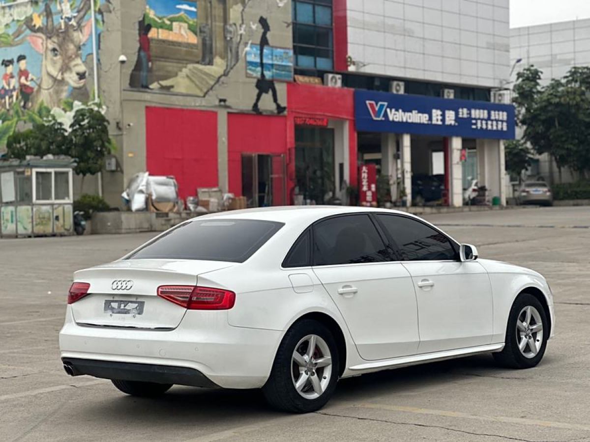 奧迪 奧迪A4L  2015款 35 TFSI 自動標(biāo)準(zhǔn)型圖片