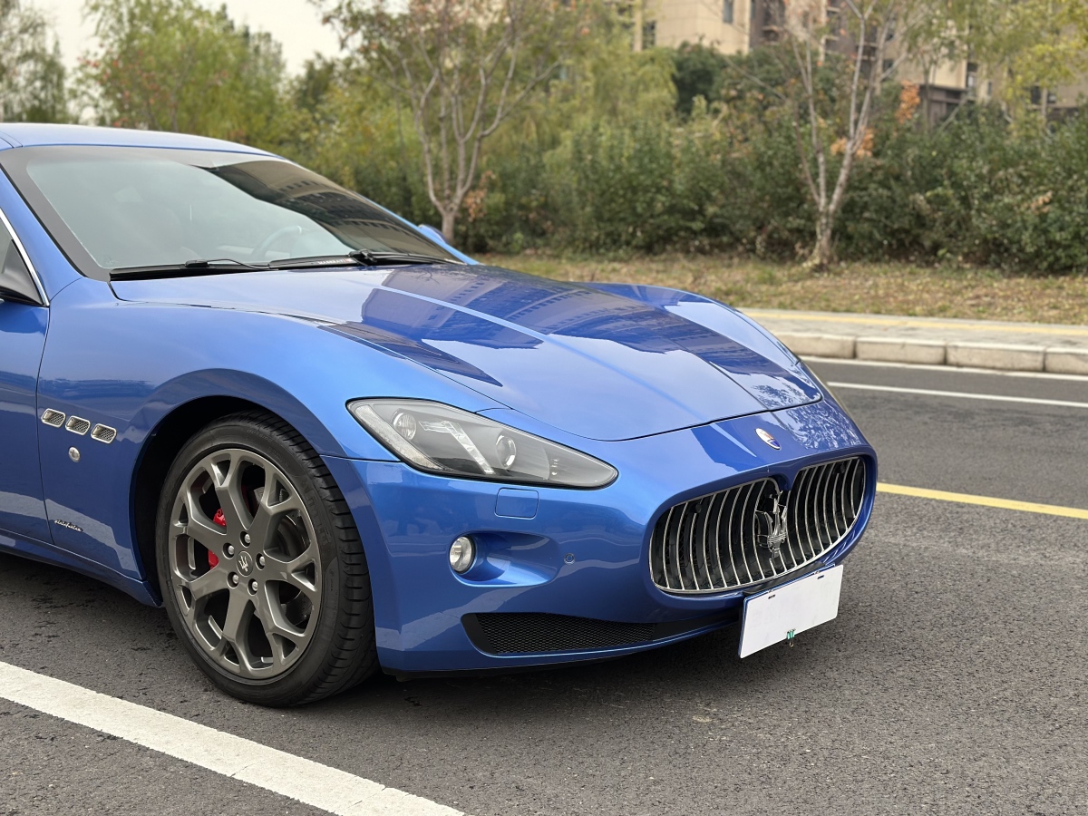 瑪莎拉蒂 GranTurismo  2007款 4.2L 標(biāo)準(zhǔn)版圖片