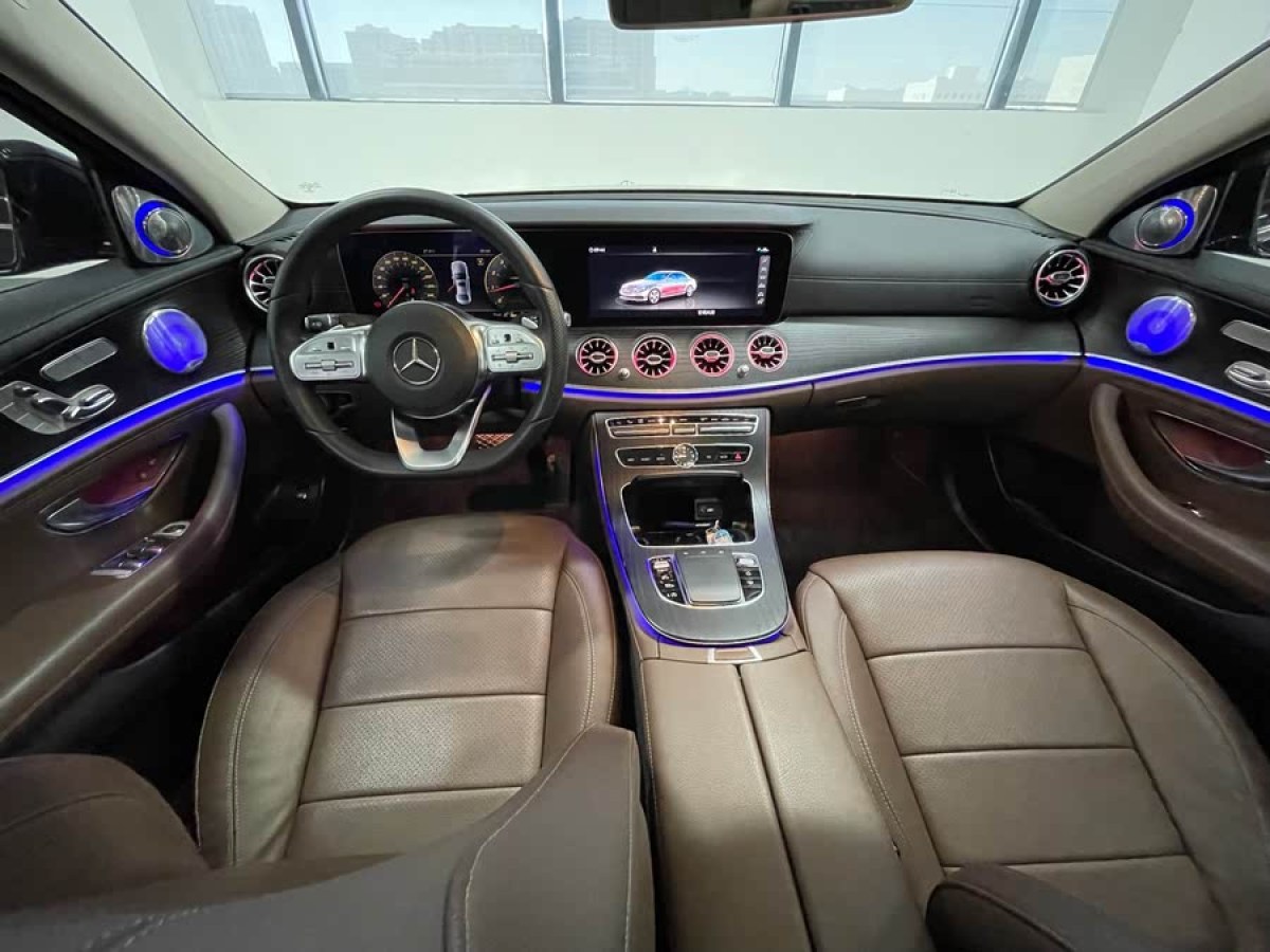 奔馳 奔馳E級  2020款 E 300 L 運動豪華型圖片