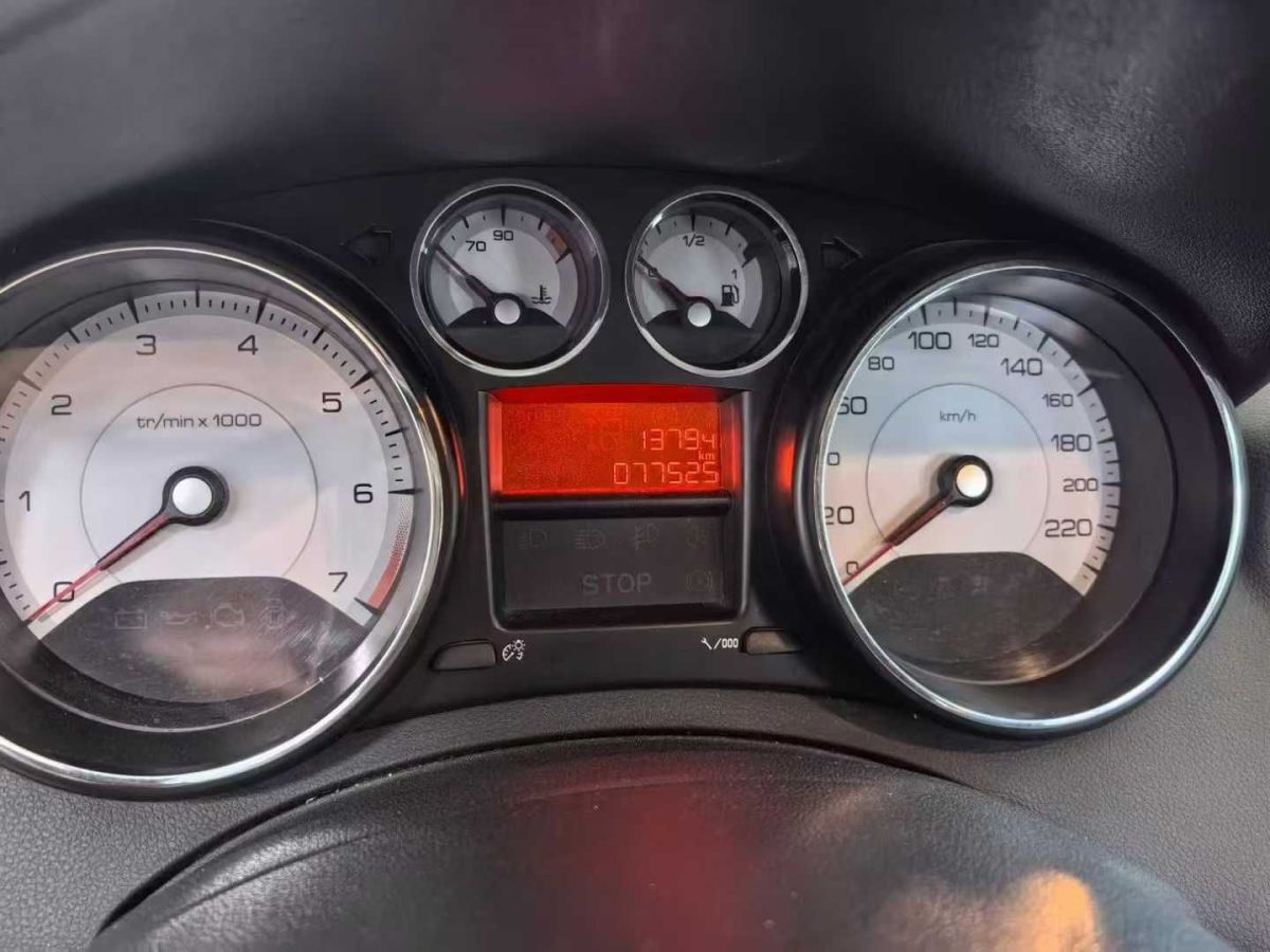 標(biāo)致 408  2013款 2.0L 自動尊貴版圖片