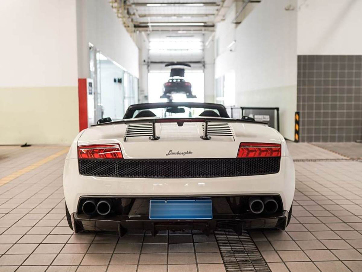 2013年7月蘭博基尼 Gallardo  2011款 LP 570-4 Spyder Performante