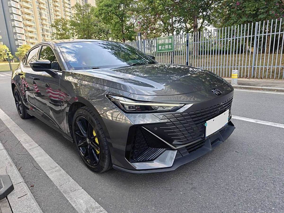 長(zhǎng)安 長(zhǎng)安UNI-V  2022款 1.5T 尊貴型圖片