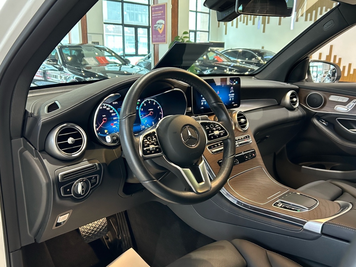 2019年9月奔驰 奔驰GLC  2020款 GLC 300 L 4MATIC 动感型