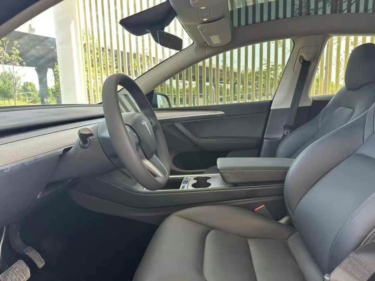 特斯拉 Model Y  2024款 后輪驅(qū)動版圖片