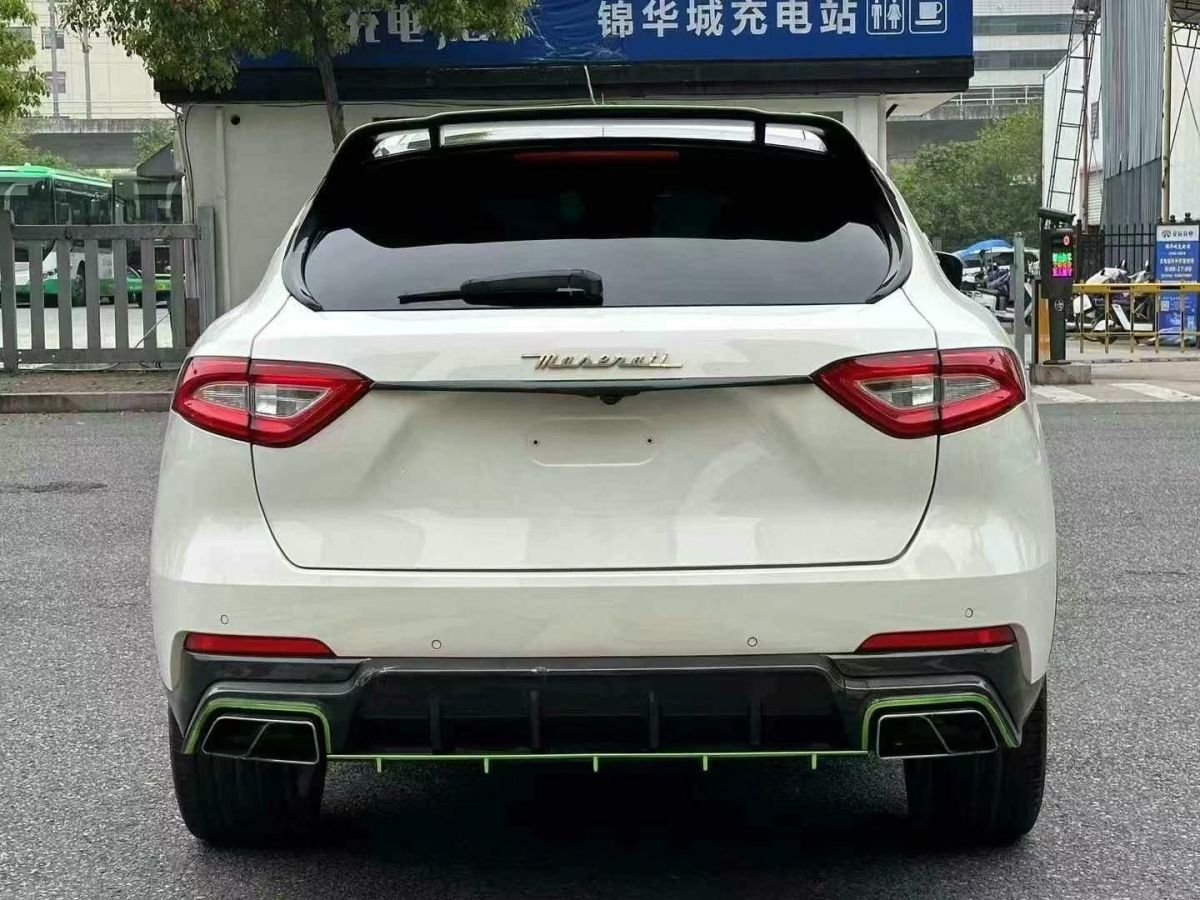 瑪莎拉蒂 Levante  2018款 3.0T 經(jīng)典版圖片