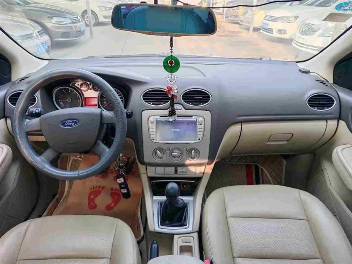 福特 ?？怂? 2011款 三廂 1.8L 手動舒適型圖片