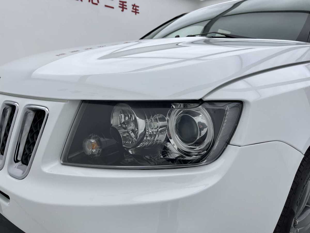 Jeep 指南者  2014款 改款 2.4L 四驅(qū)舒適版圖片