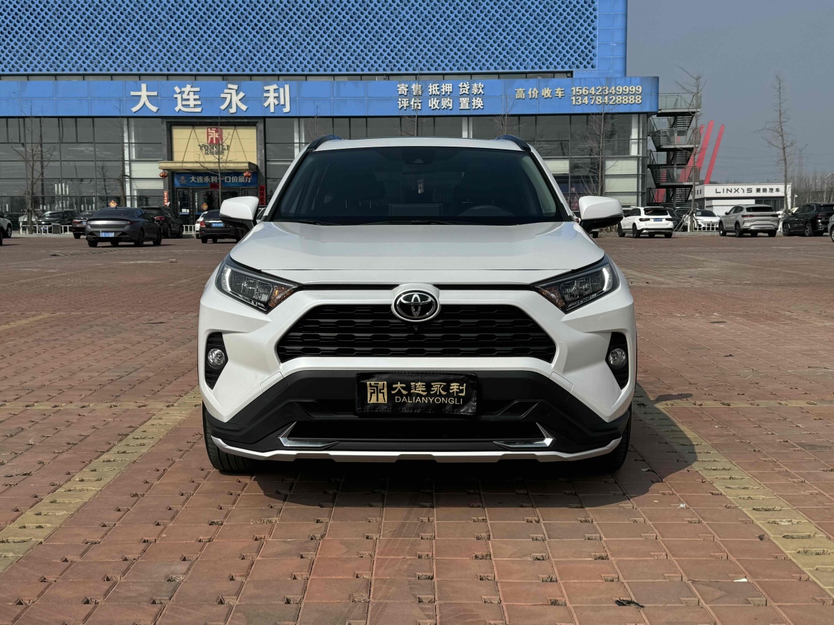 豐田 RAV4  2018款 榮放 2.0L CVT兩驅(qū)風(fēng)尚版圖片