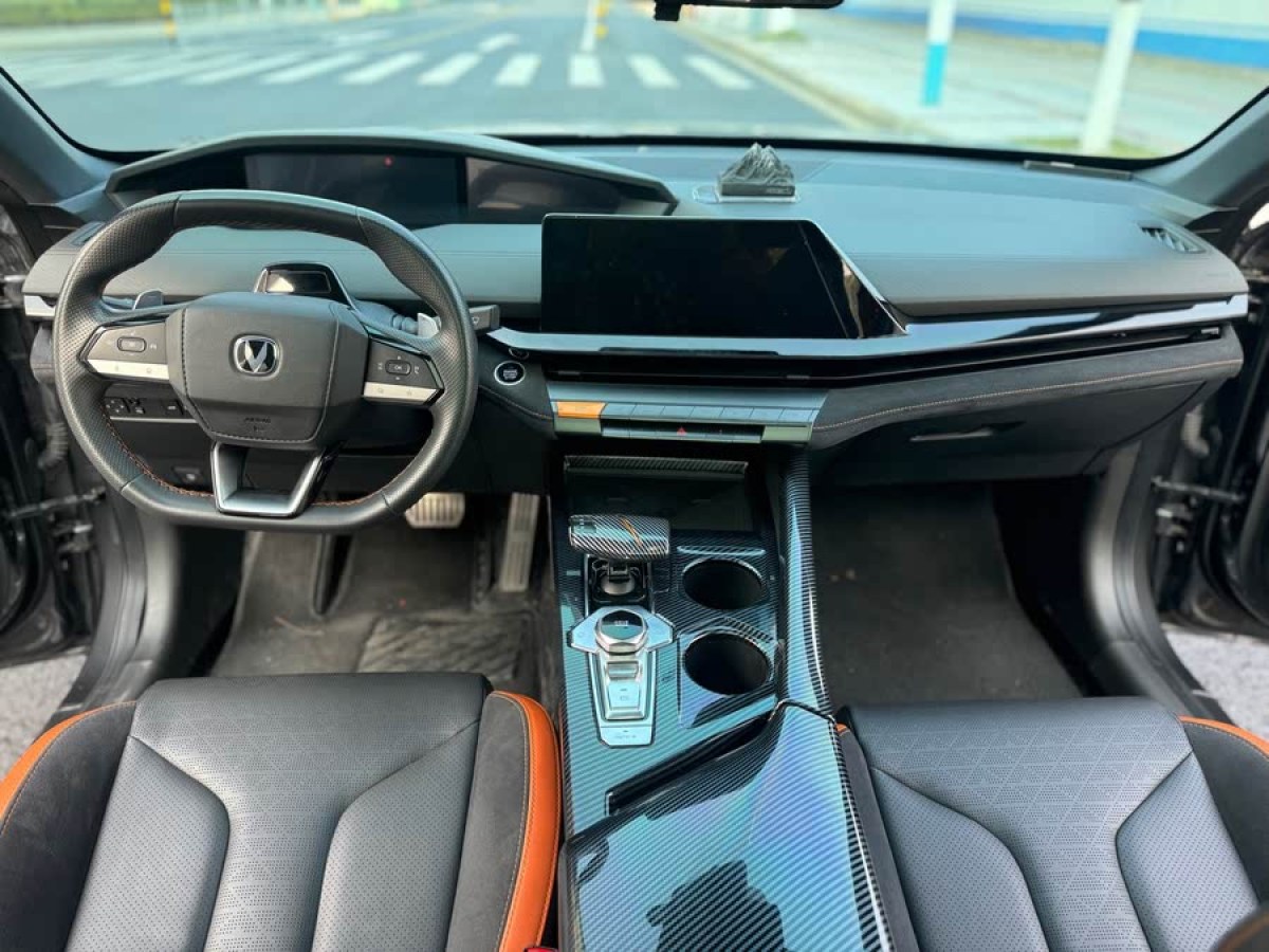 長(zhǎng)安 長(zhǎng)安UNI-V  2023款 2.0T 鋒速版圖片