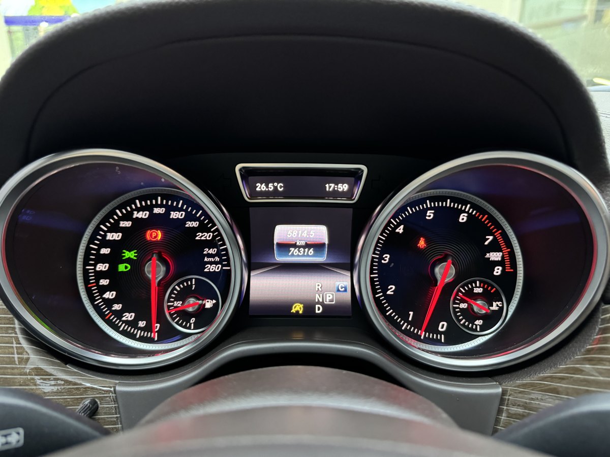 2018年8月奔驰 奔驰GLE  2018款 GLE 320 4MATIC 动感型臻藏版