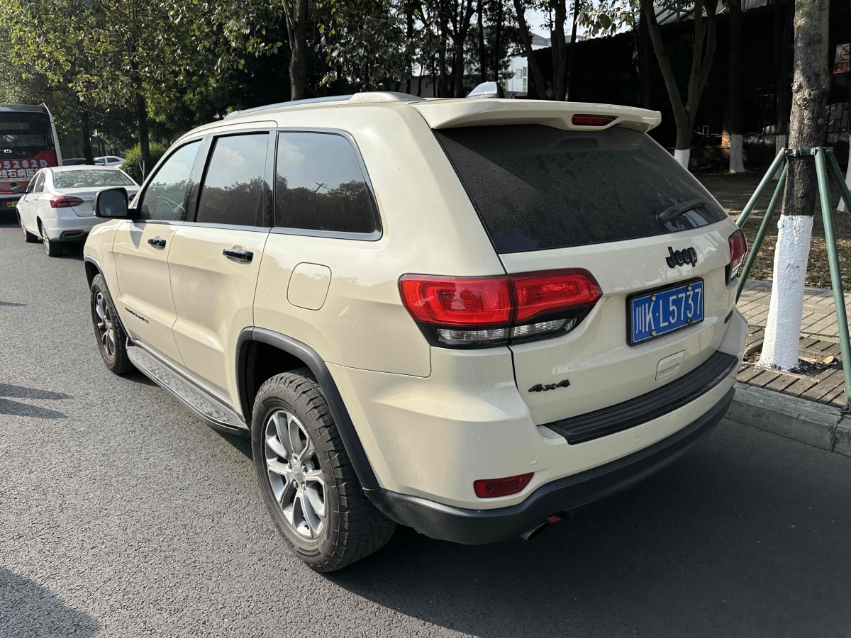 Jeep 大切諾基  2015款 3.0TD 柴油 精英導(dǎo)航版圖片