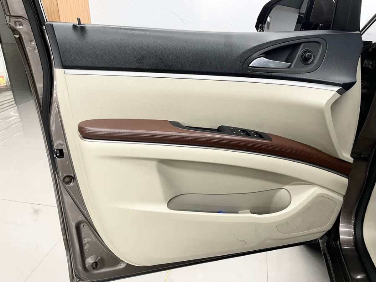 別克 GL8  2014款 2.4L CT豪華商務舒適版圖片
