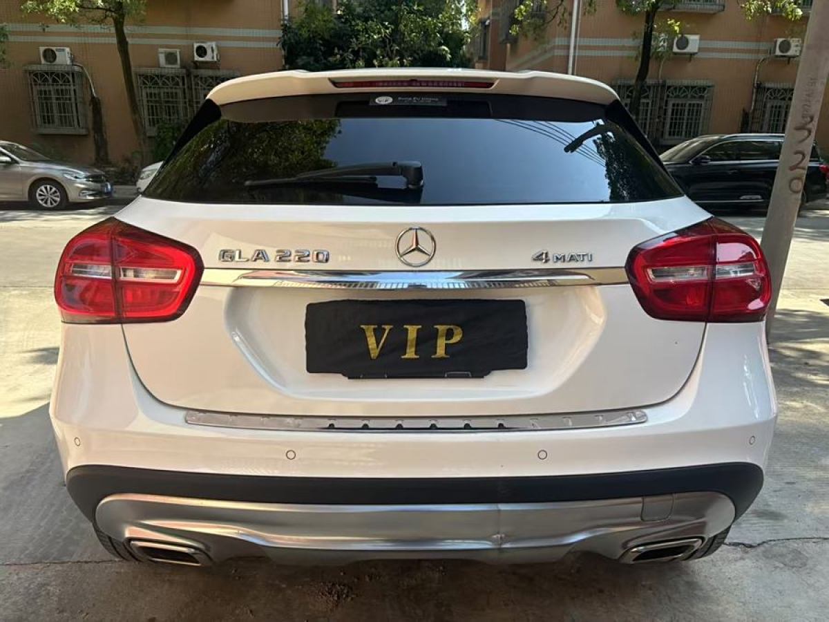 奔馳 奔馳GLA  2015款 GLA 220 4MATIC 豪華型圖片