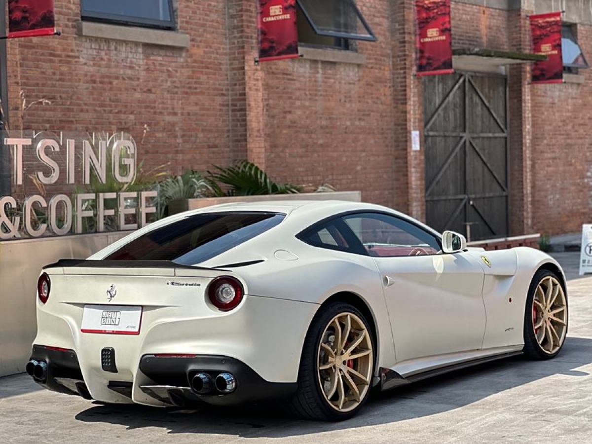 法拉利 F12berlinetta  2013款 6.3L 標(biāo)準(zhǔn)型圖片