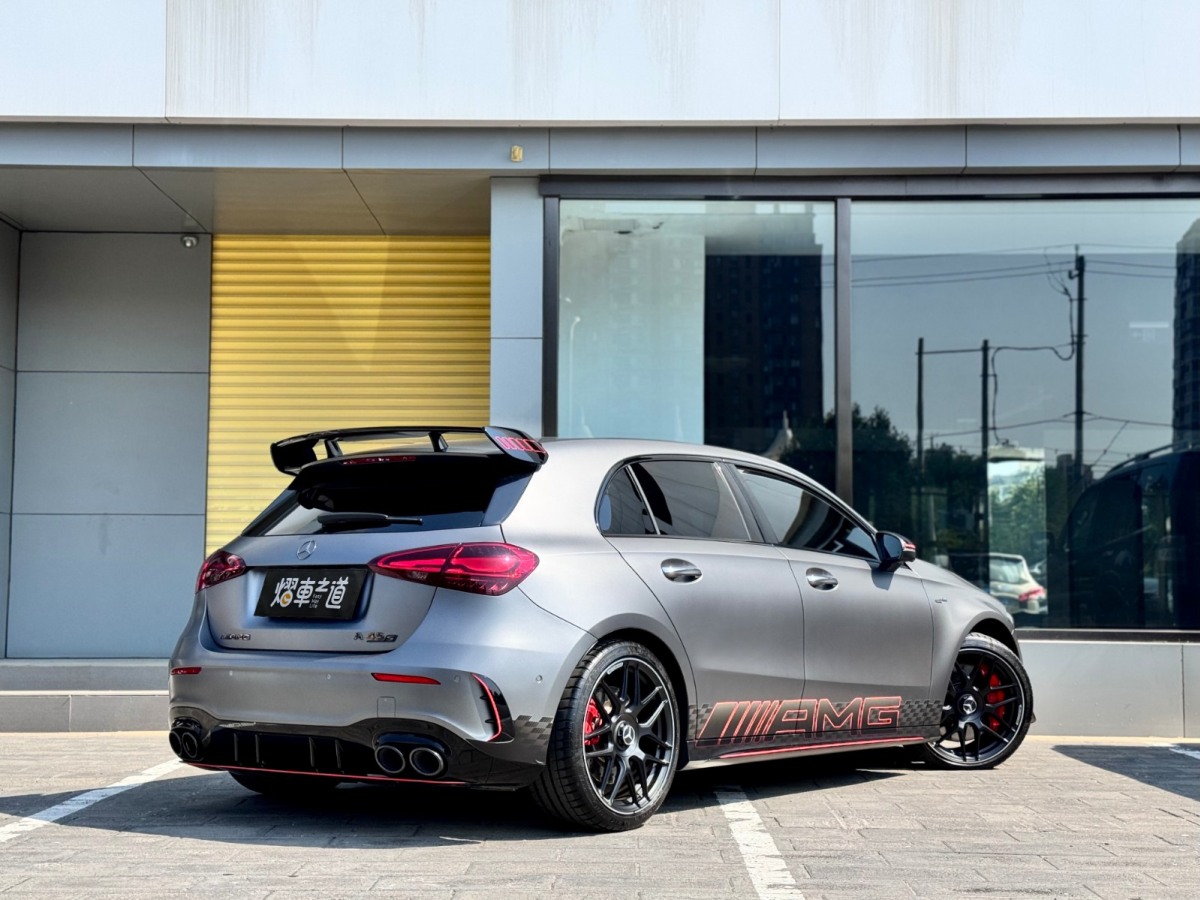 奔馳 奔馳A級(jí)AMG  2024款 AMG A 45 S 4MATIC+燃擎當(dāng)?shù)捞貏e版圖片